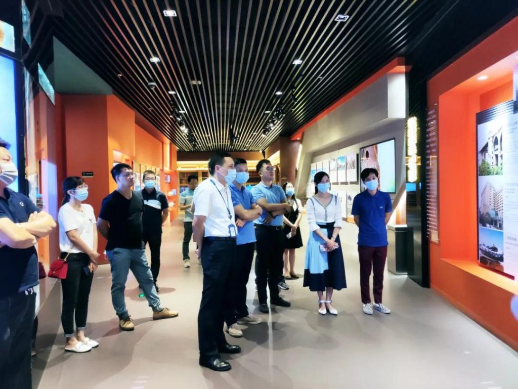 巖星專題 | 廣東工業設計城領導蒞臨深圳參觀深圳優秀企業博物館插圖(4)