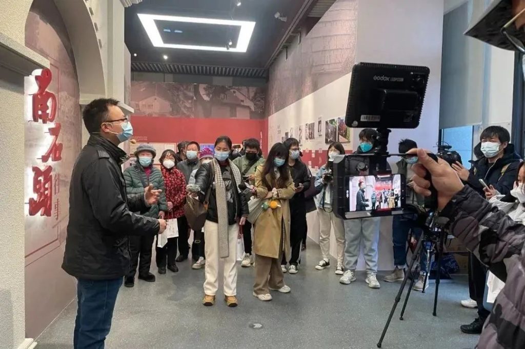 穿越時(shí)空，回望歷史——“南石頭往事”展覽開(kāi)幕！插圖(1)